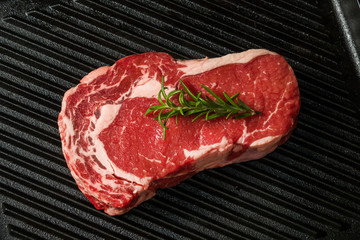 高級グリルステーキ Thick cut luxury fresh beef steak