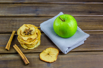 vegetarian apple chips with cinnamon and badyan