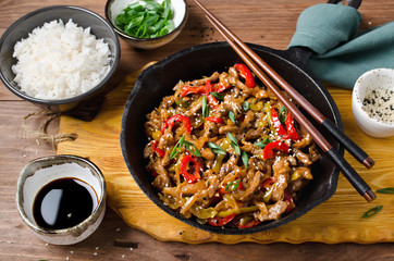 Stir fry beef, sweet peppers, onions and garlic
