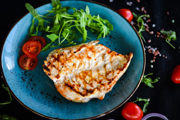 grilled chicken breast & rucola salad
