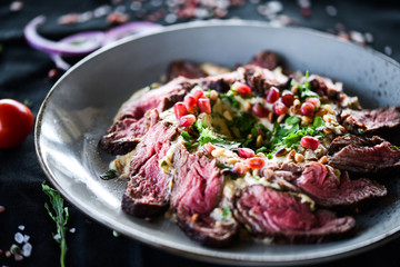 lebanese humus with grilled beef & lebanese bread