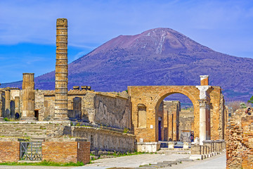  Pompeii, ancient Roman city in Italy, Vesuvius volcano in background - obrazy, fototapety, plakaty