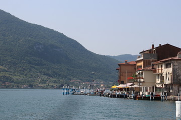Obraz premium Italie - Lac d'Iséo - Monte Isola - Peschiera Maraglio