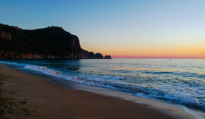 Fototapeta premium silhouette of alanya city at sunset