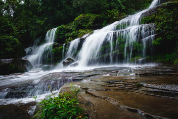 Obraz premium Tat Wimarn Thip Waterfall,bueng kan province,thailand