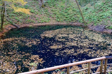 《十二湖の紅葉》青森県深浦町