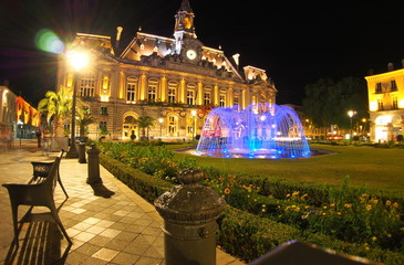 hotel de ville de TOURS dans le LOIR et CHER © mat