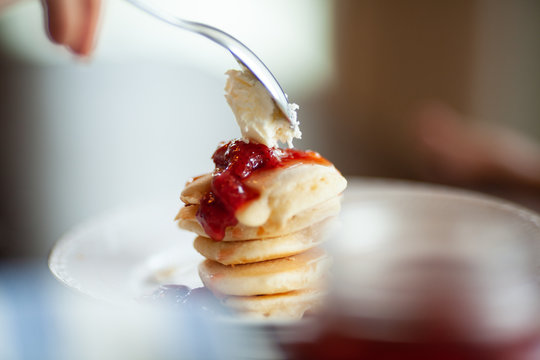 Himbeerpfannkuchen Bilder – Durchsuchen 2,282 Archivfotos ...