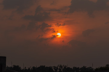 Obraz premium The southern sunset in reddish tones 12