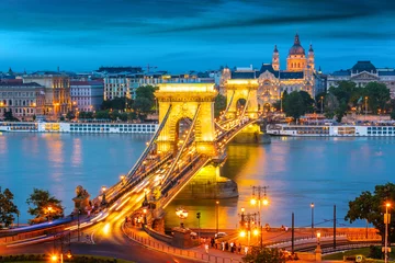 Stickers pour porte Széchenyi lánchíd Vue panoramique de Budapest la nuit