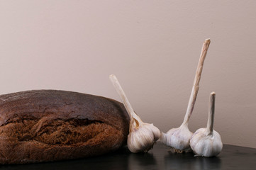 natural large garlic to the table