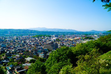 a hill where you can see the whole country town