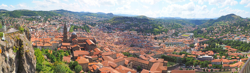 Fototapeta na wymiar Superb panoramic view of the city of Le Puy en Velay from the rock of Notre Dame de France (Our Lady of France)