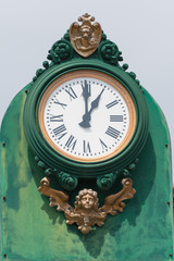 grüne Uhr
