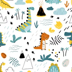 Store enrouleur Style scandinave Joli modèle sans couture avec des dinosaures variés, des montagnes, des volcans, des palmiers, des nuages, des œufs, des empreintes de pas. Illustration vectorielle de bébé dans un style scandinave. Fond enfantin créatif pour tissu