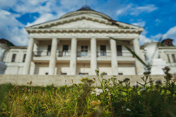 Journey. Palace and park ensemble. Kachanovka. Ukraine