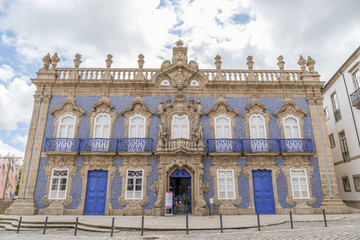 Fototapeta na wymiar Façades colorées à Braga, Portugal