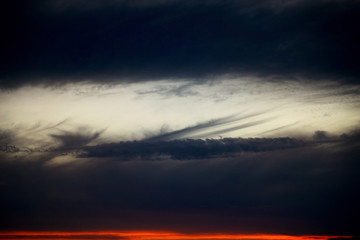 Fototapeta premium Sonnenuntergang Sonnenaufgang und Wolken