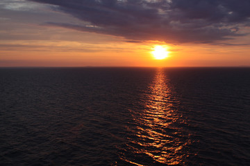 Sonnenuntergang auf Meer