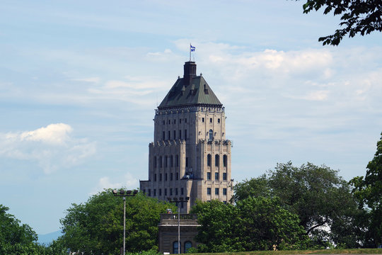 L'Edifice Price, seul gratte-ciel du Vieux Qu&eacute;bec