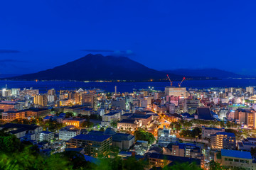 Obraz premium [鹿児島県]鹿児島市街と桜島