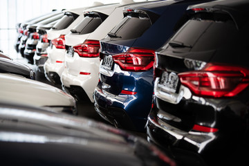 Autos in einer Reihe, Automobilindustrie 