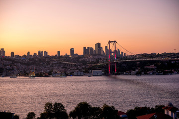 Obraz premium Istanbul bosphorus bridge at sunset