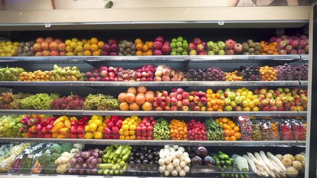 Fresh fruit at the store counter