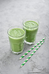 Green smoothie with spinach or avocado