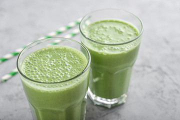 Green smoothie with spinach or avocado