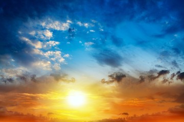 Obraz premium Beautiful heavenly landscape with the sun in the clouds .