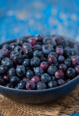 fresh blueberries in a black bowl