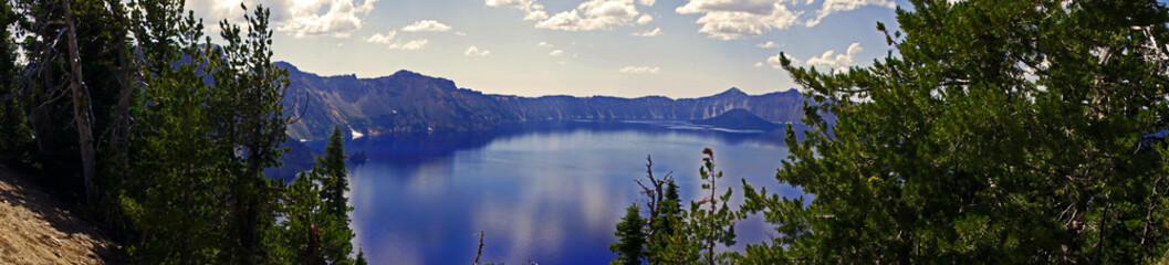 crater lake © Jürgen Hamann