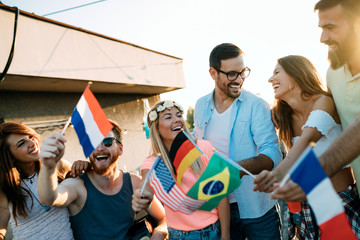 Obraz premium Friends of different culutres having fun, promoting peace without racial prejudices