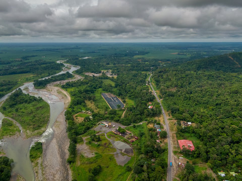 Beautiful aerial view of the Pacuare river in Costa Rica © Gian