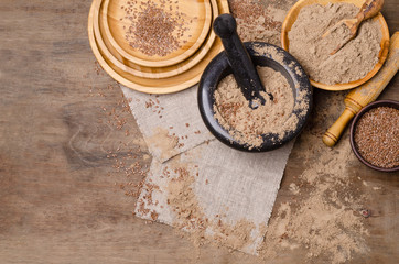 Flax flour with brown flax seeds