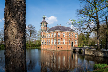 Fototapeta na wymiar Breda Mastbos Castle