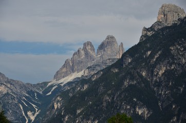 Fototapeta na wymiar Rocky peaks