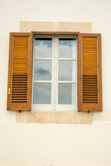 windows and door entrance on the streets of Syracuse.