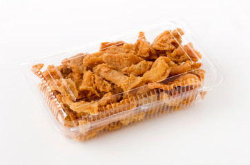 鶏皮のカリカリ揚げ