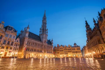 Foto op Aluminium Central square near town hall in old town city of Brussels, Belgium at night © Ivan Kurmyshov