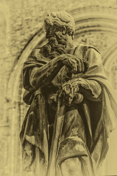 Parvis Cathedrale Saint-Sauveur