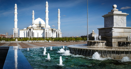 Fototapeta na wymiar Hazrat Sultan Mosque In NurSultan Astana City