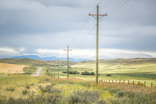 Farming fields along Highway 287 south of Augusta, Central Montana, USA.