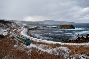 《五能線が走る風景（冬）》青森県深浦町