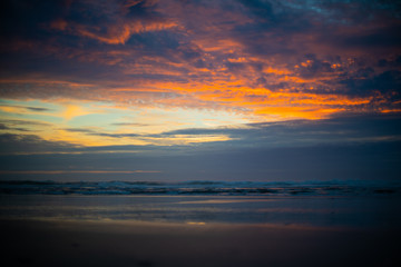 Obraz na płótnie Canvas sunset over the ocean