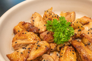 Delicious Korean braised chicken slices with sesame and parsley
