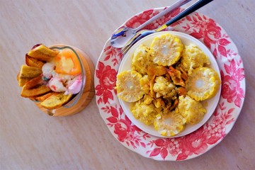 banana and corn plate