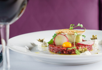 beef tartar with egg