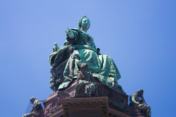 Fototapeta na wymiar Monument to Maria Theresia in Vienna, Austria